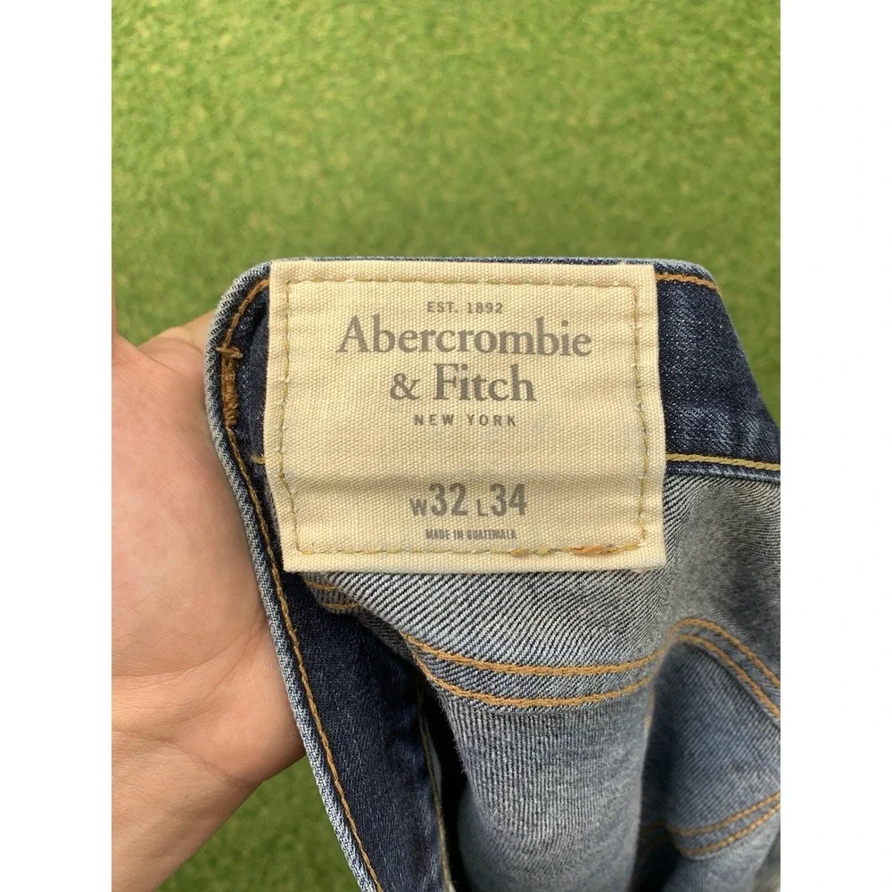 Abercrombie & Fitch shop confidence